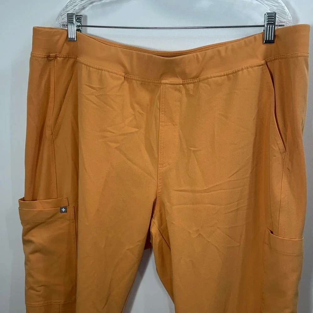 Figs Men’s orange scrubs pants size 3XL Short
